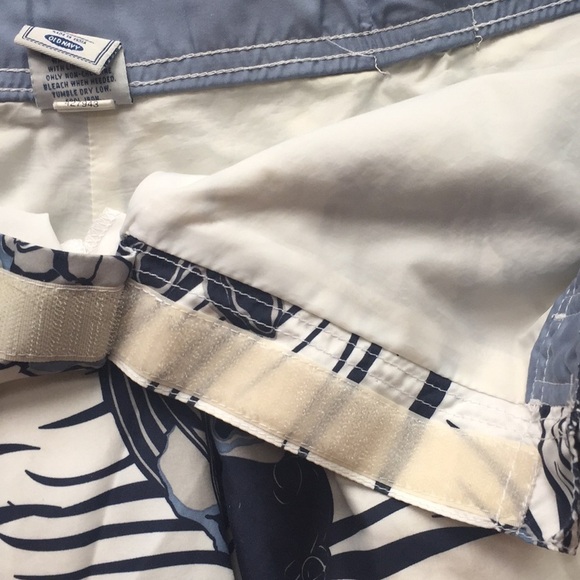 - Old Navy Swim Trunks - Size Small - Picture 2 of 8